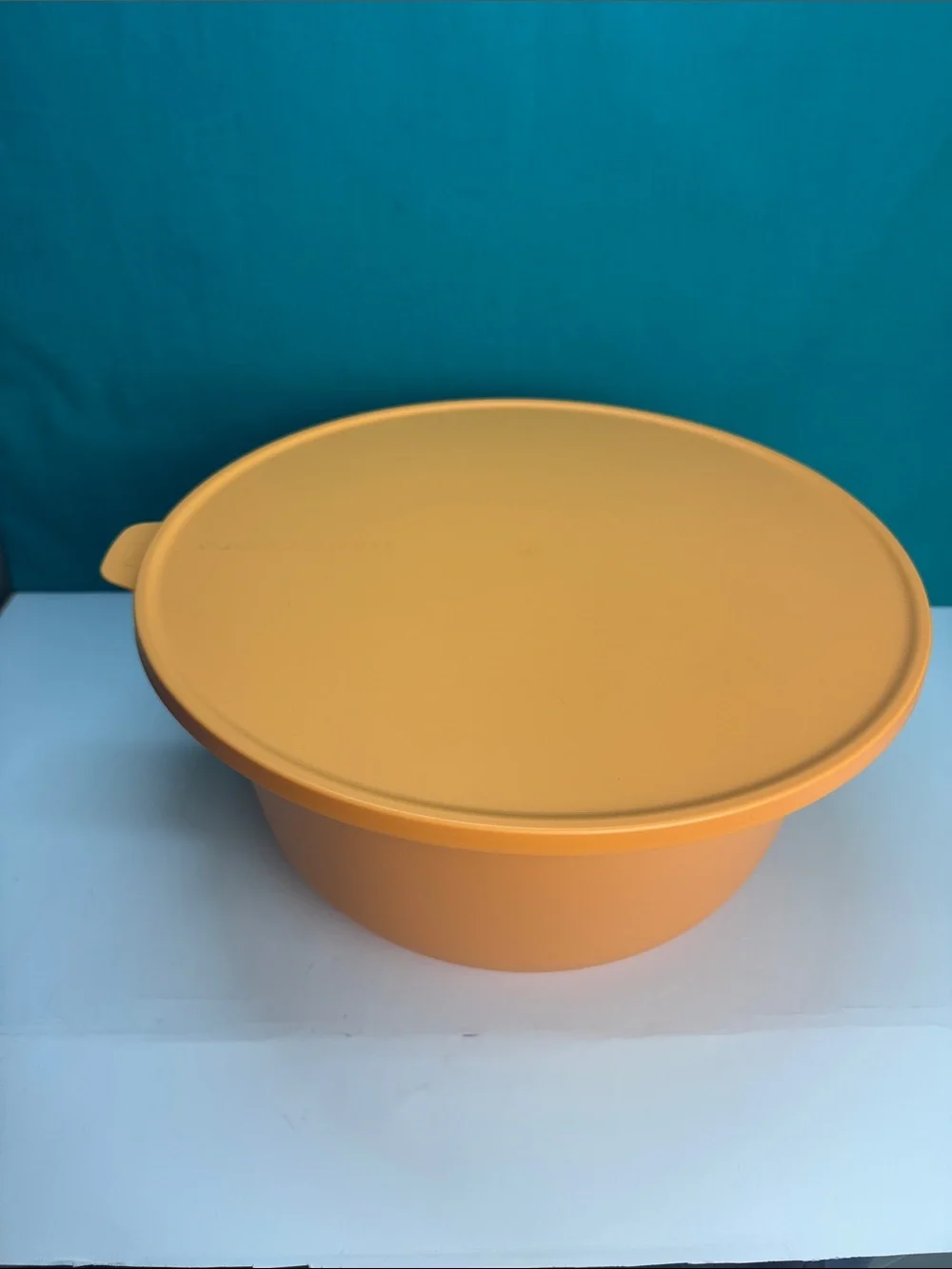 Tupperware Aloha Big Bowl 32 Cup 7.5L Mango Orange with Matching Seal